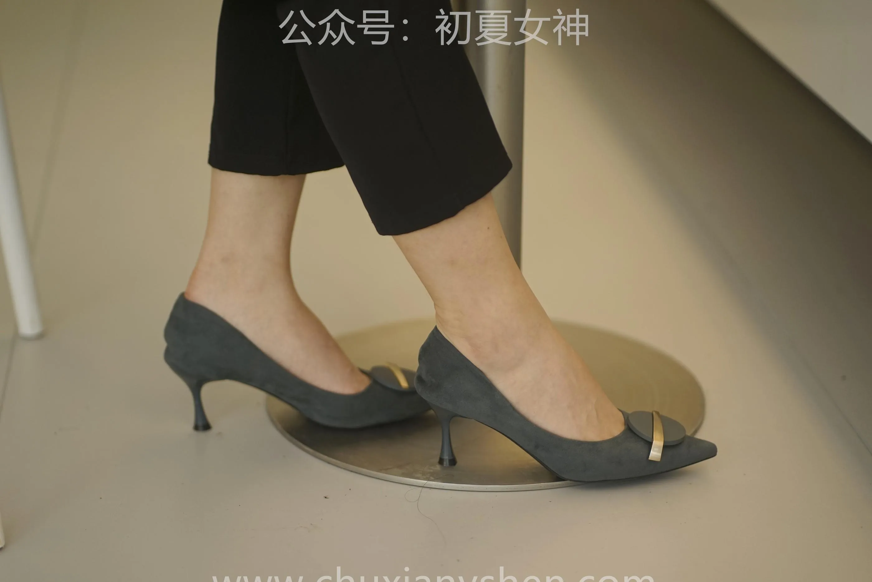 初夏女神 NO.060 小悦悦 职场小白 [129P]插图8